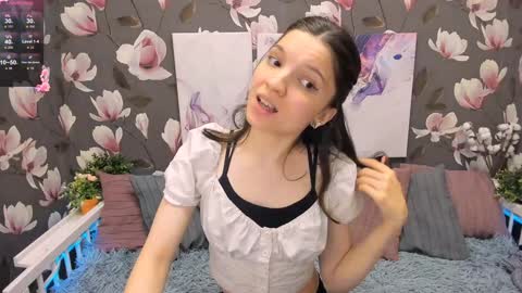 Snapshot of melanie_grant chatting on 12.18.24 Melanie online show from 12.18.24