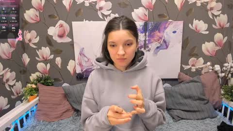 Snapshot of melanie_grant chatting on 12.18.24 Melanie online show from 12.18.24