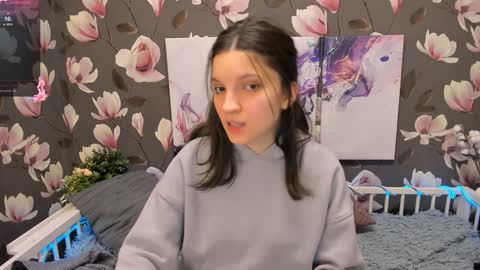 Snapshot of melanie_grant chatting on 12.18.24 Melanie online show from 12.18.24