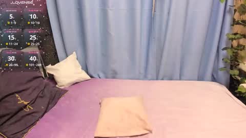 Snapshot of melanie_grant chatting on 10.04.25 Melanie online show from 10.04.25