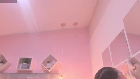 Snapshot of melanie_hh chatting on 11.24.25 Melanie online show from 11.24.25