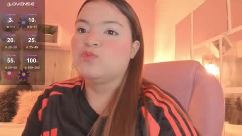 Snapshot of melanie_hh chatting on 12.15.25 Melanie online show from 12.15.25