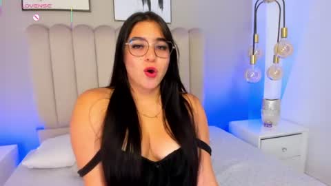 Snapshot of melanie_hillz chatting on 07.16.26 Melanie online show from 07.16.26