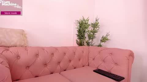 Snapshot of melanie_milleer chatting on 10.18.25 Melanie Miller online show from 10.18.25