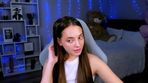 MelanieAlves online show from 04.14.26