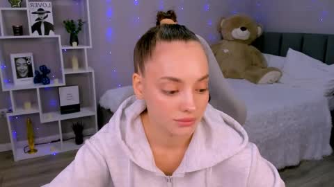 MelanieAlves online show from 04.28.26