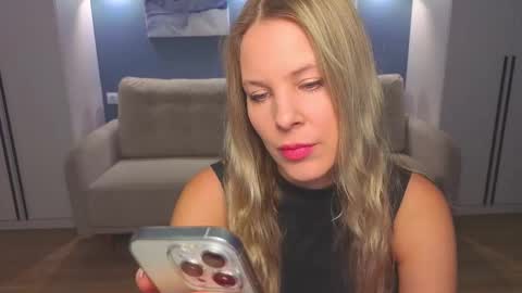 Melanie Bennett online show from 01.12.26