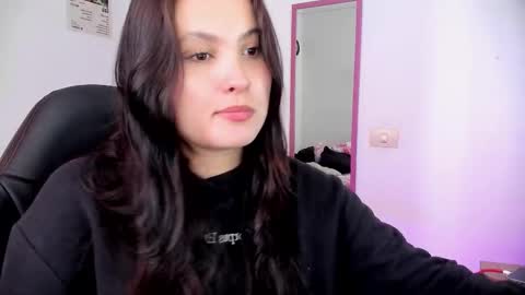 Snapshot of melanieev chatting on 03.30.26 mel online show from 03.30.26