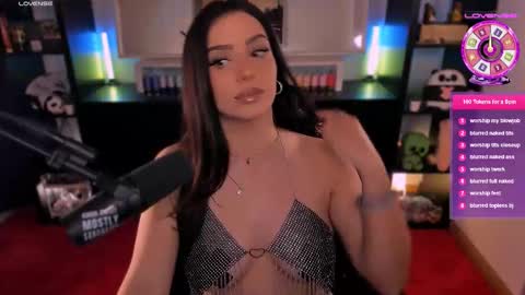 Melanie  online show from 11.30.25