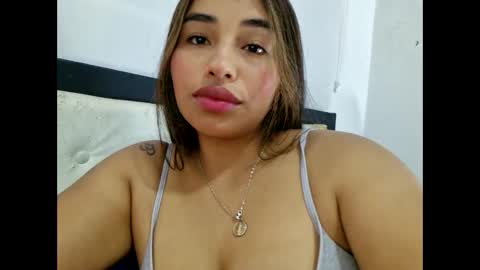 melaniie_roussel online show from 04.04.26