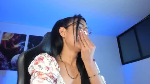 melannia_hills online show from 01.11.25