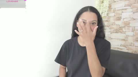 melannie roses online show from 01.30.25