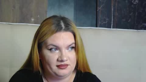 melanniebrown online show from 12.22.25