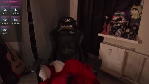 Snapshot of melante_s chatting on 11.14.25 Ash online show from 11.14.25