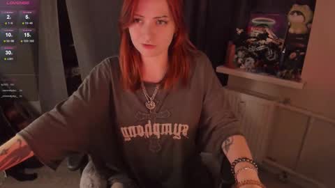 Snapshot of melante_s chatting on 11.27.25 Ash online show from 11.27.25