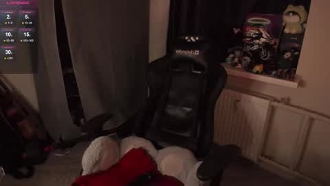 Snapshot of melante_s chatting on 12.01.25 Ash online show from 12.01.25