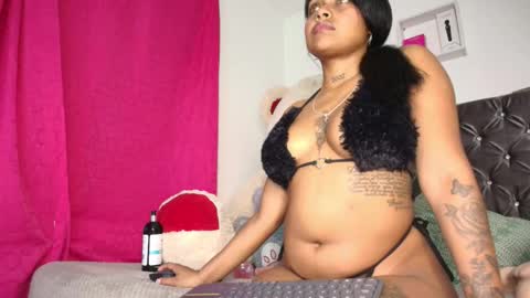 Snapshot of melanyy_miller chatting on 11.30.25 melanny online show from 11.30.25