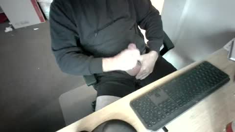 Snapshot of melbguy_075 chatting on 06.18.26 melbguy_075 online show from 06.18.26