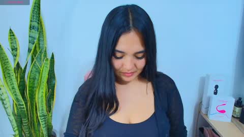    Independent model online show from 04.28.26