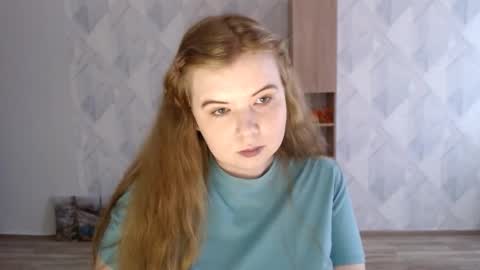 Snapshot of melina_beauty chatting on 10.25.25 Melina online show from 10.25.25