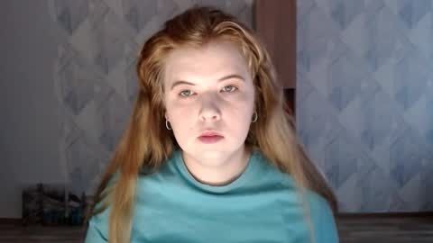 Snapshot of melina_beauty chatting on 10.26.25 Melina online show from 10.26.25