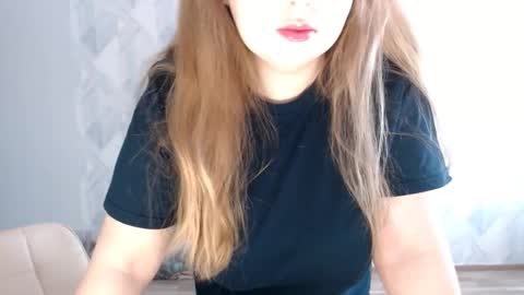 Snapshot of melina_beauty chatting on 11.01.25 Melina online show from 11.01.25