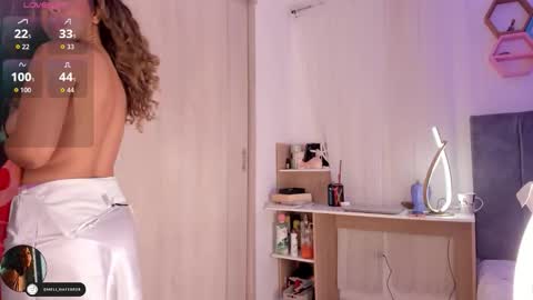 Snapshot of melina_ferrer1 chatting on 10.20.25 EI online show from 10.20.25