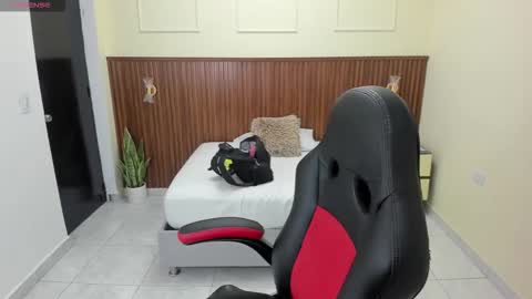 M E L I N A  online show from 11.25.25