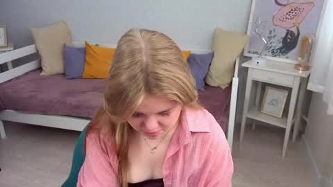 Sophia online show from 04.24.26