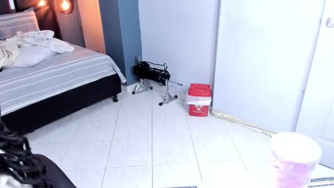 Snapshot of melissa_23_ chatting on 11.03.25 melissa_23_ online show from 11.03.25