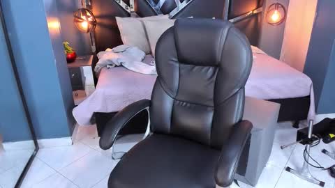 Snapshot of melissa_23_ chatting on 11.14.25 melissa_23_ online show from 11.14.25