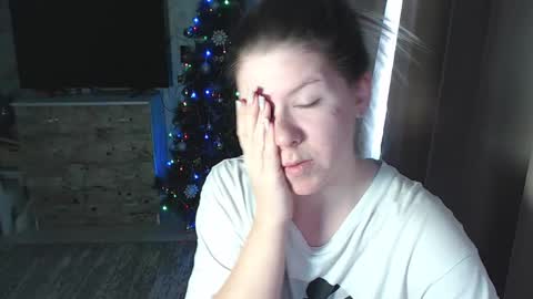 Snapshot of melissa__ray chatting on 12.12.24 Melissa  Ray online show from 12.12.24