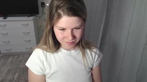 Snapshot of melissa__ray chatting on 02.07.25 Melissa  Ray online show from 02.07.25