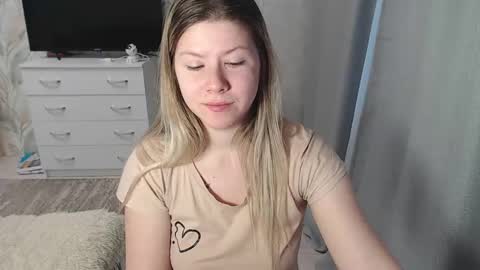 Snapshot of melissa__ray chatting on 02.19.25 Melissa  Ray online show from 02.19.25