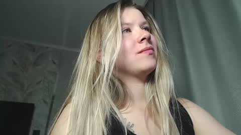 Snapshot of melissa__ray chatting on 02.26.25 Melissa  Ray online show from 02.26.25