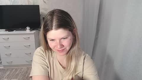 Snapshot of melissa__ray chatting on 03.03.25 Melissa  Ray online show from 03.03.25