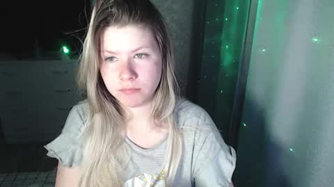 Snapshot of melissa__ray chatting on 03.05.25 Melissa  Ray online show from 03.05.25