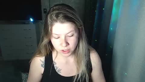 Snapshot of melissa__ray chatting on 03.10.25 Melissa  Ray online show from 03.10.25