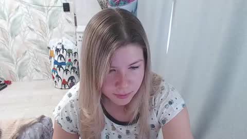 Snapshot of melissa__ray chatting on 09.23.25 Melissa  Ray online show from 09.23.25