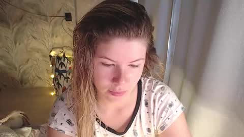 Snapshot of melissa__ray chatting on 09.24.25 Melissa  Ray online show from 09.24.25