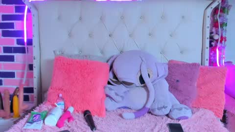 Snapshot of melissa_walker_ chatting on 02.05.25 Meli online show from 02.05.25