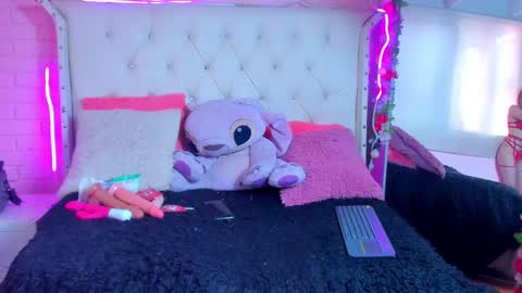 Snapshot of melissa_walker_ chatting on 02.15.25 Meli online show from 02.15.25