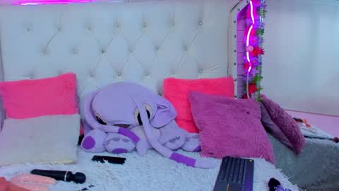 Snapshot of melissa_walker_ chatting on 02.18.25 Meli online show from 02.18.25