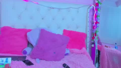 Snapshot of melissa_walker_ chatting on 03.06.25 Meli online show from 03.06.25