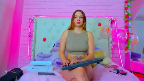 Snapshot of melissa_walker_ chatting on 12.15.25 Meli online show from 12.15.25