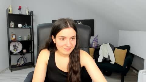 Snapshot of melissawiliam chatting on 10.31.25 melissawiliam online show from 10.31.25