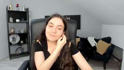 Snapshot of melissawiliam chatting on 11.19.25 melissawiliam online show from 11.19.25