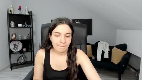 Snapshot of melissawiliam chatting on 11.21.25 melissawiliam online show from 11.21.25