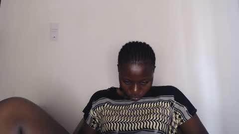 Snapshot of mellanin_pretty_ chatting on 12.08.24 . online show from 12.08.24