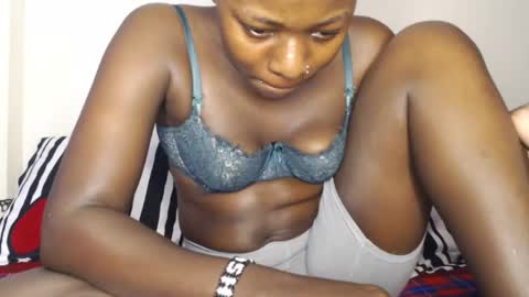 Snapshot of mellanin_pretty_ chatting on 01.03.25 . online show from 01.03.25